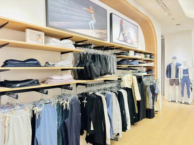 全国首店+1！这个集运动、休闲、时尚为一体的运动品牌进驻静安嘉里中心(图4)