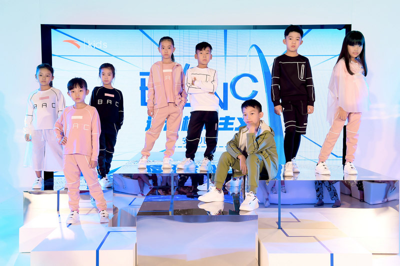 安踏儿童发布Blanc系列教你看懂“运动极简主义”(图1)