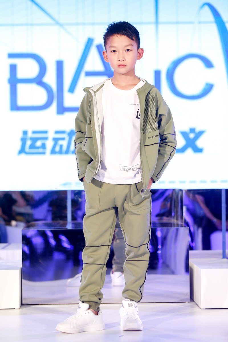 安踏儿童发布Blanc系列教你看懂“运动极简主义”(图7)