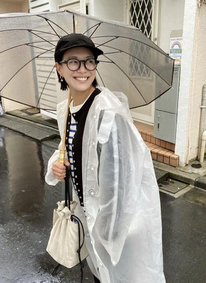 雨天的3套层次感搭配超时髦！(图2)