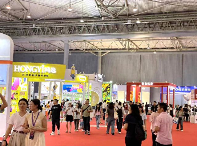 2024西南消费焕新发展第16届成都礼品家居展隆重开幕(图1)