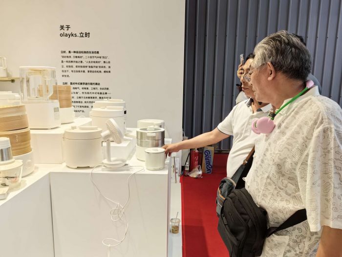 2024西南消费焕新发展第16届成都礼品家居展开幕(图3)