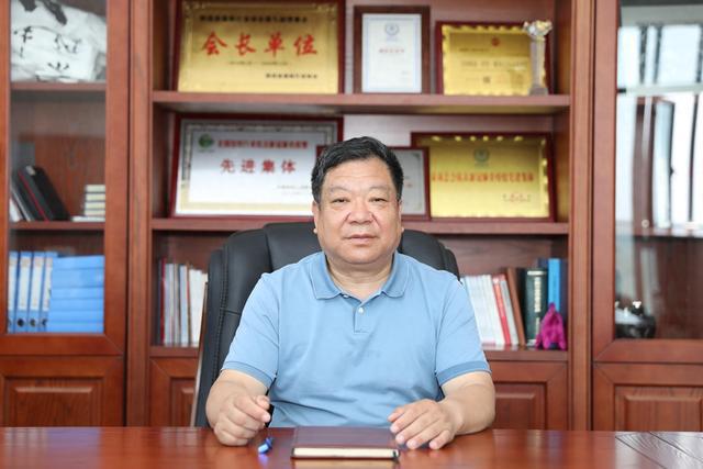 用创新“读懂新消费者”——专访陕西雅尔艾实业集团有限公司董事长寇增文(图1)