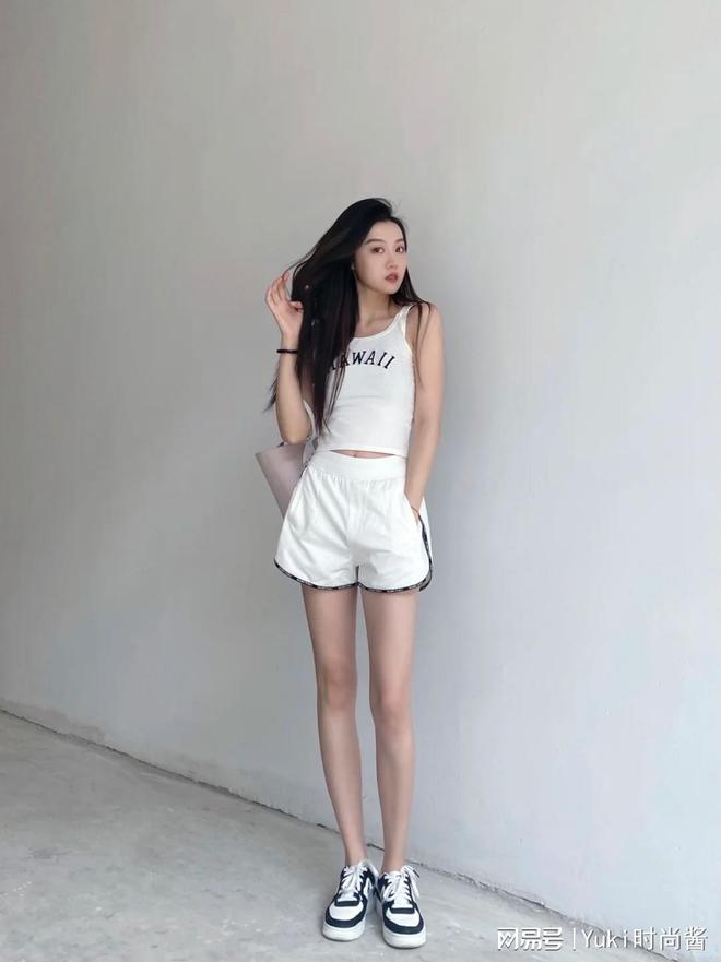 短裤+吊带：夏日清凉的时尚密语(图6)