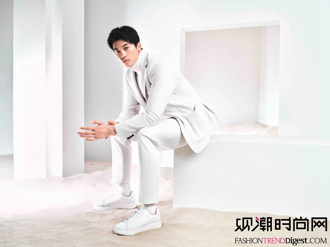 再度启航：BOSS品牌代言人汪顺演绎BOSSPERFORMANCE2024秋冬机能通勤系列(图1)