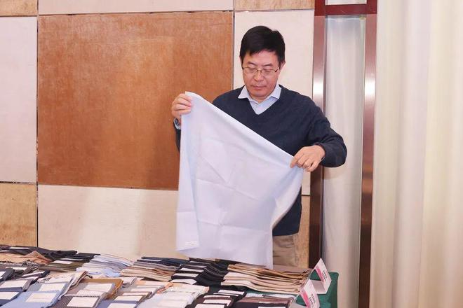 4000款精品面料齐聚2025春夏中国流行面料入围评审传递了哪些新设计与新理念？(图3)