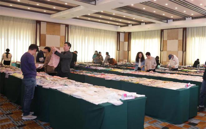 4000款精品面料齐聚2025春夏中国流行面料入围评审传递了哪些新设计与新理念？(图4)