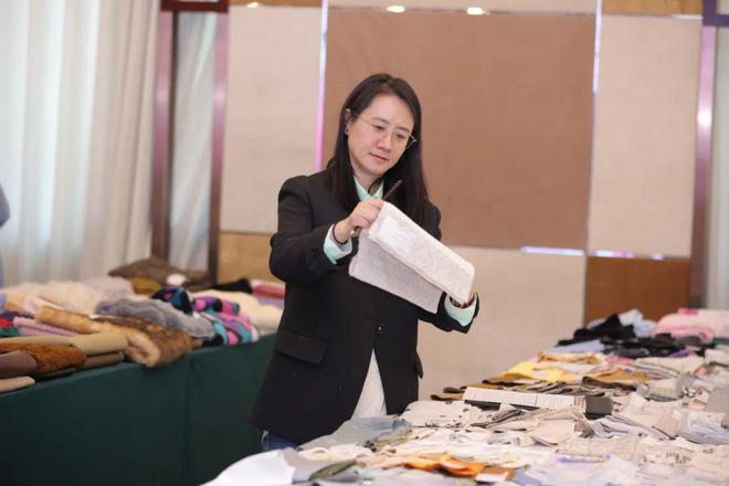 4000款精品面料齐聚2025春夏中国流行面料入围评审传递了哪些新设计与新理念？(图7)