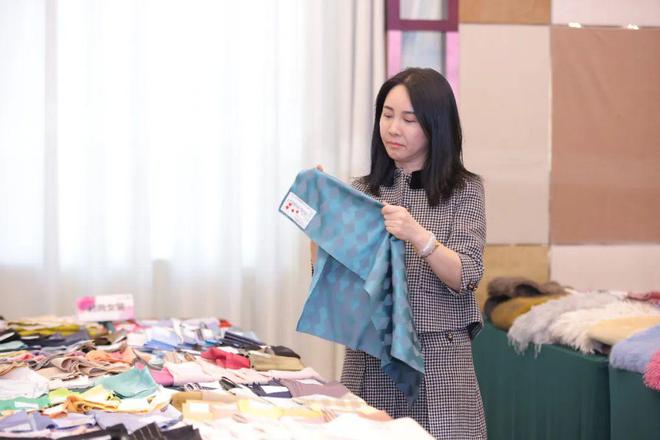 4000款精品面料齐聚2025春夏中国流行面料入围评审传递了哪些新设计与新理念？(图12)