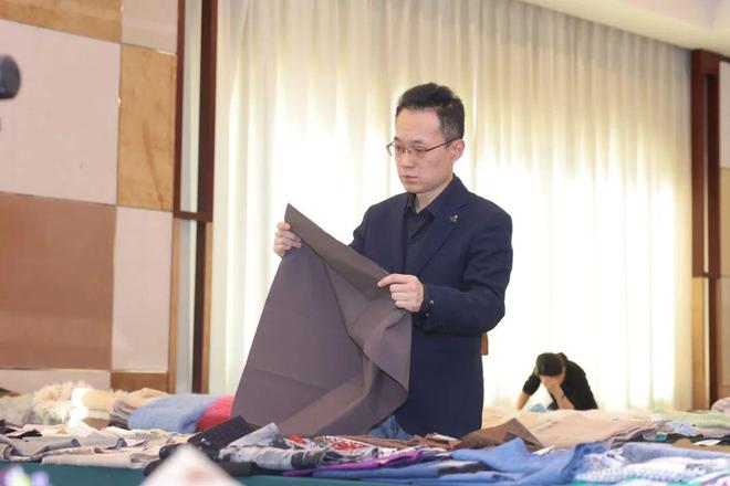 4000款精品面料齐聚2025春夏中国流行面料入围评审传递了哪些新设计与新理念？(图15)