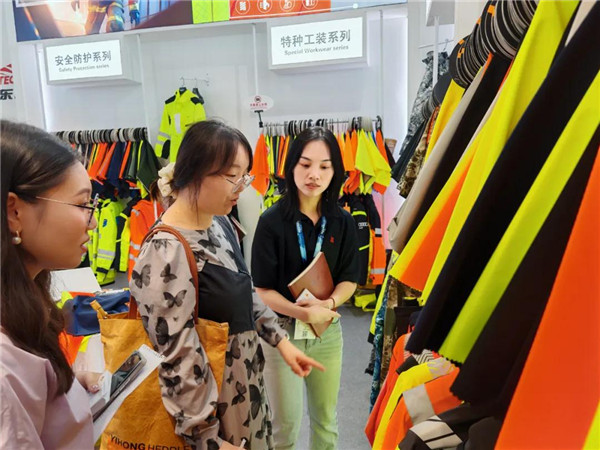 功能绿色唱“主角”国风中式添“新意”长丝织物新品迭出(图3)
