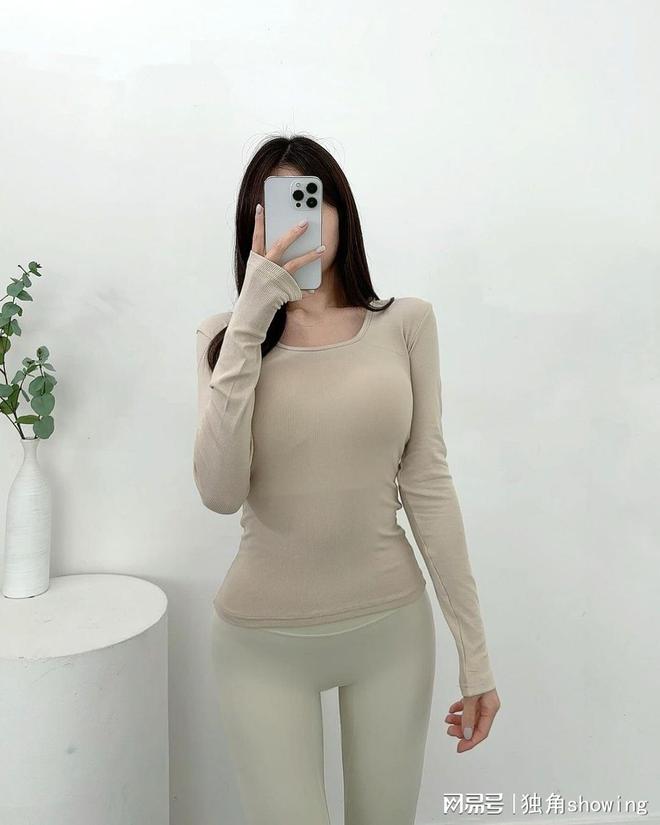 这种米色健身小衫真的搭配得太完美了！(图5)