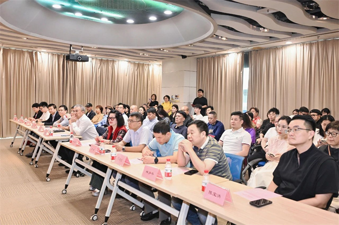 聚焦创新引领风潮！“2024中国面料创新竞赛——中大面料精锐榜”之风尚领航先锋榜出炉(图2)