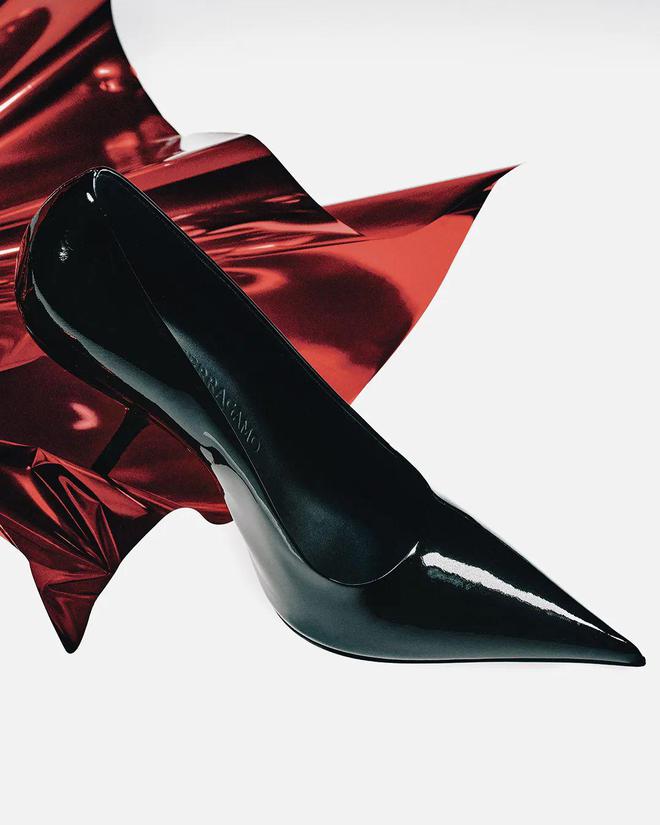 一周资讯代言人周迅驻足于无垠草原演绎品牌大片(图9)