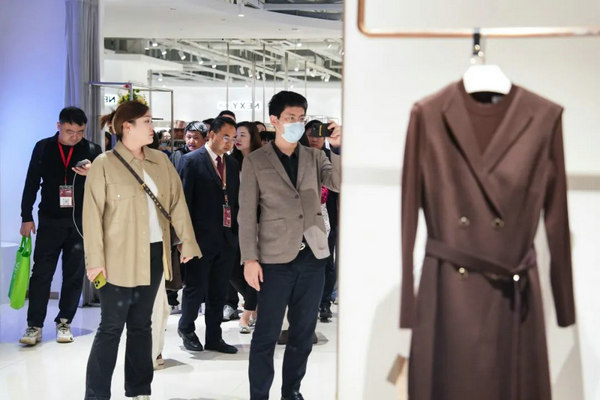 “向新聚力质赢未来”2024中国服装论坛高精尖创新大会在于都召开(图28)