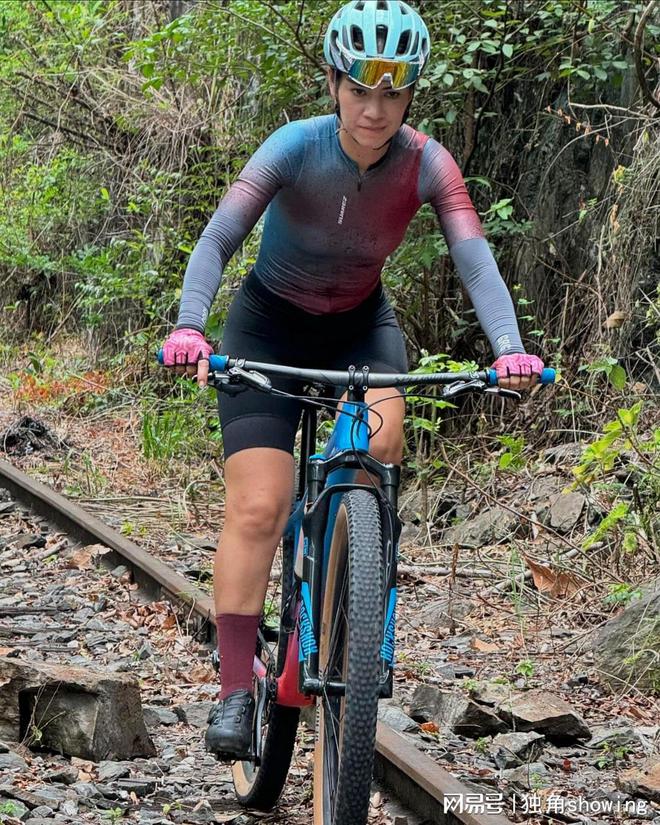 时尚骑行穿搭大揭秘青春气质绝佳(图3)