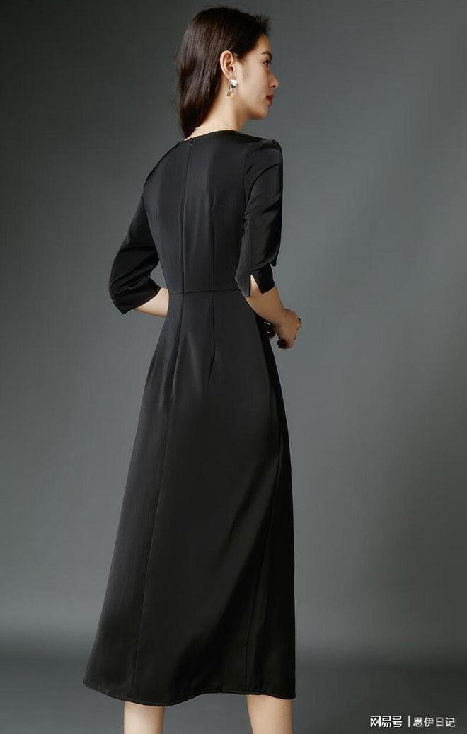 高级设计感的法式连衣裙不仅时尚优雅而且个性与气质都很出众(图4)