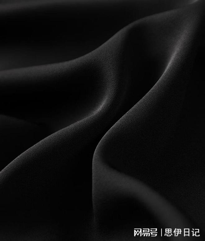 高级设计感的法式连衣裙不仅时尚优雅而且个性与气质都很出众(图3)