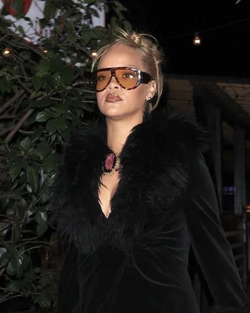 麂皮包、赛车鞋…这些单品才是时尚新顶流！(图34)