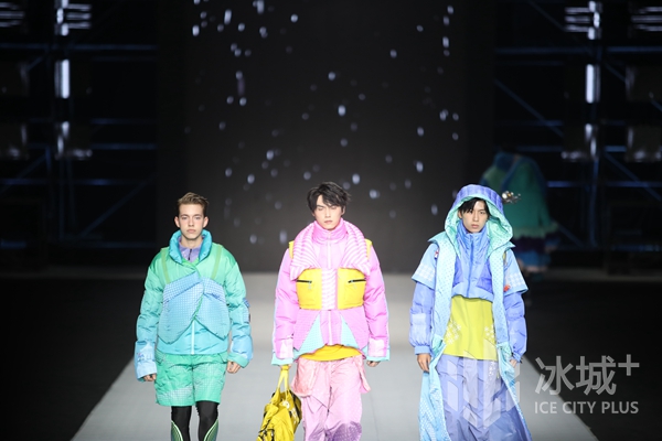 华彩霓裳助力亚冬盛会展冰雪之都时尚魅力丨哈尔滨2025年第九届亚冬会服装设计大赛决赛侧记(图8)