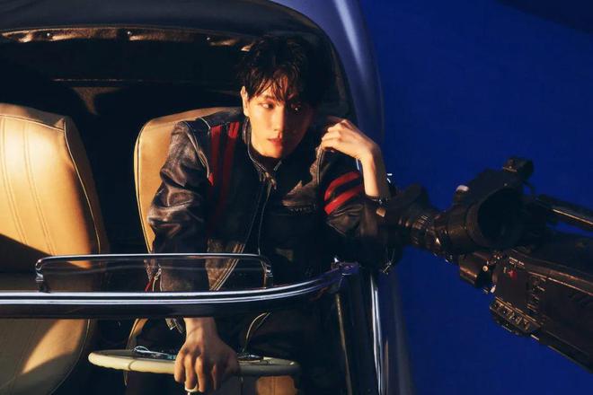 衣橱里永远缺一件机车夹克(图3)