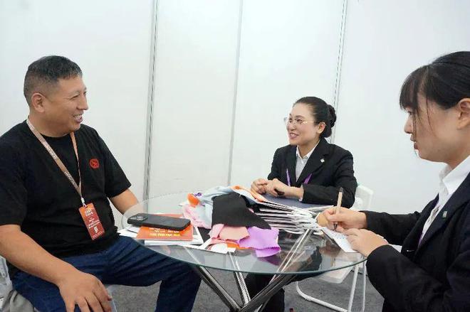 高口碑高收获！这场服装产业链供需对接订货会交流热烈火花闪烁(图11)