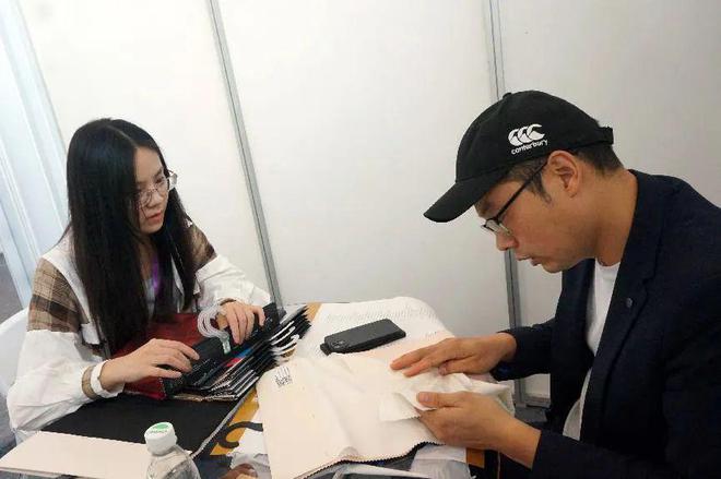 高口碑高收获！这场服装产业链供需对接订货会交流热烈火花闪烁(图5)