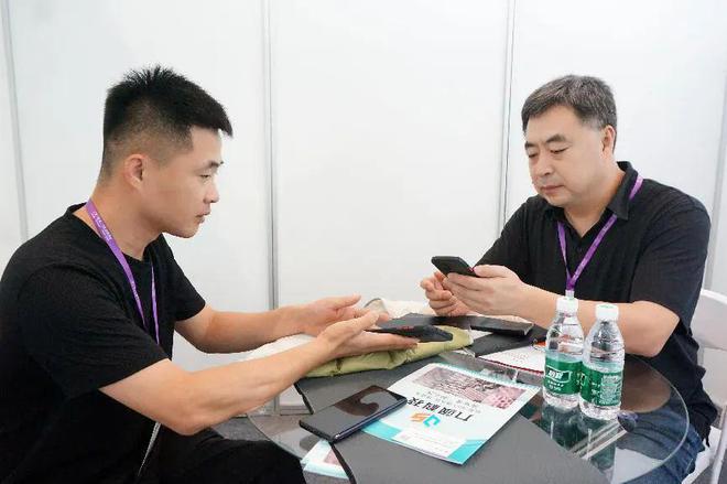 高口碑高收获！这场服装产业链供需对接订货会交流热烈火花闪烁(图7)