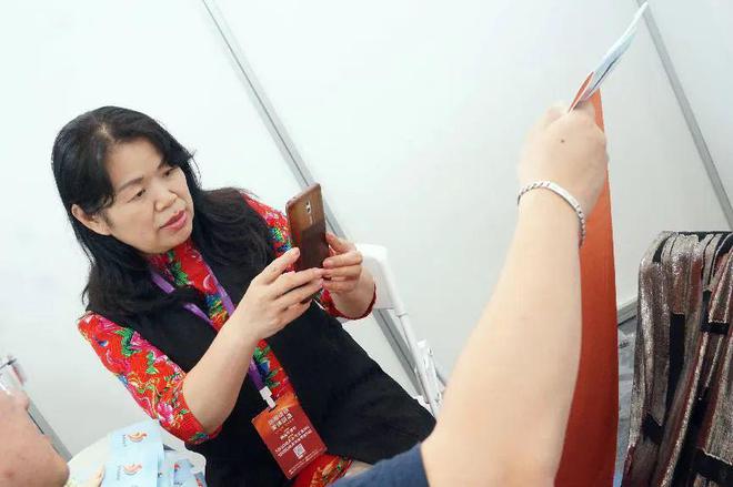 高口碑高收获！这场服装产业链供需对接订货会交流热烈火花闪烁(图13)