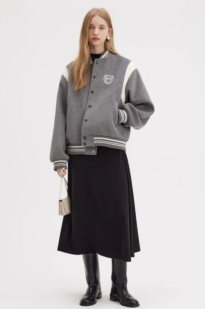 穿上棒球夹克展现女性的率性活力与独特魅力(图10)