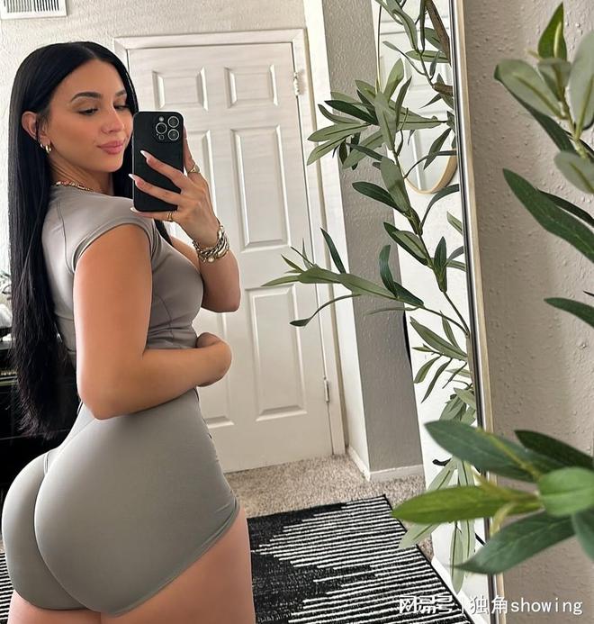 灰色健身服装搭配：展现时尚与性感的新趋势(图5)