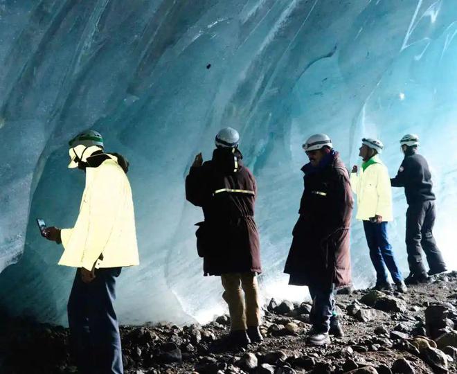 为何说重塑经典的“SnowGoose”是HaiderAckermann的诚意之作？(图3)