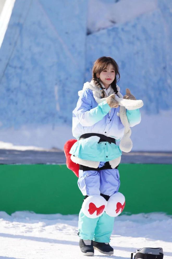 雪场即秀场时髦户外人绝不认输！(图2)