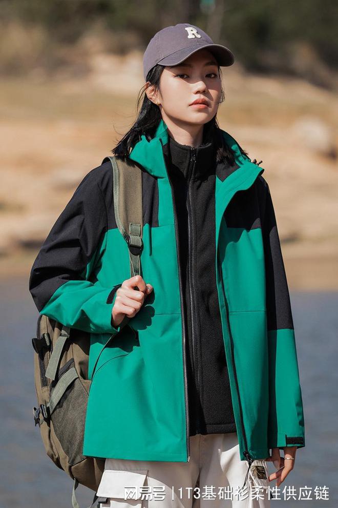 打造理想秋冬户外风格冲锋衣不可少(图1)