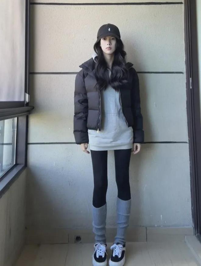 今冬最流行的4个「羽绒服+裤子」穿搭思路时髦保暖两不误！太美了！(图10)