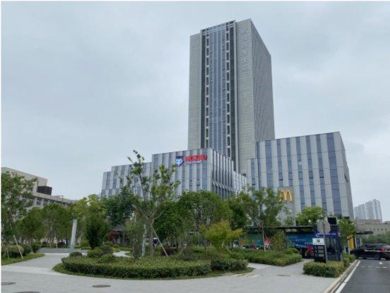 定义新国潮--哪吒潮孩IP独立潮头中国精神闪亮北京时装周(图2)