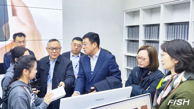 AI找样一键直达！同行推出面料搜索“掌上神器”(图2)