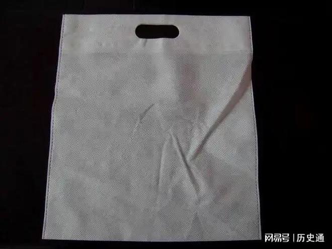 百年前面粉袋子上印上花纹方便顾客缝制衣服(图3)