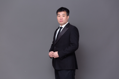 跨界创业杜乐强铸就服装行业辉煌(图1)