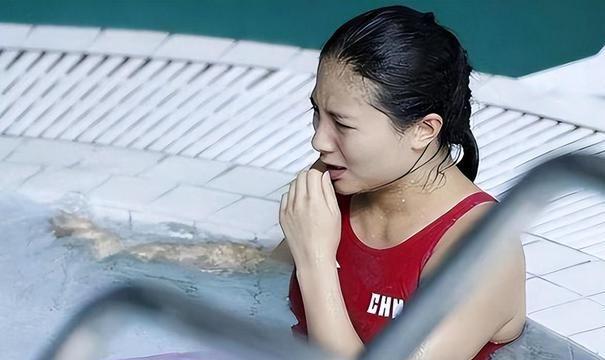 女运动员“难以启齿”的心酸：赛前要“刮毛”、赛后忍痛扯泳衣(图3)