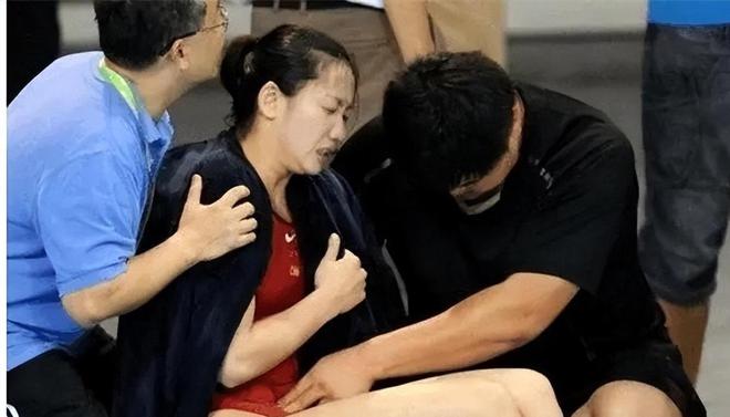 女运动员“难以启齿”的心酸：赛前要“刮毛”、赛后忍痛扯泳衣(图6)