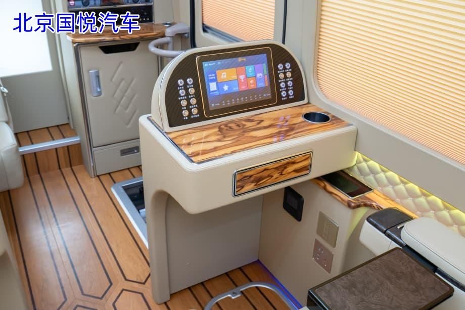 丰田考斯特7座房车青海落地多少钱(图11)