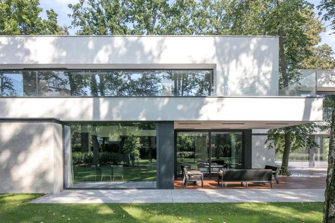 LONGHOUSE：狭长地块上的现代美学之居(图6)