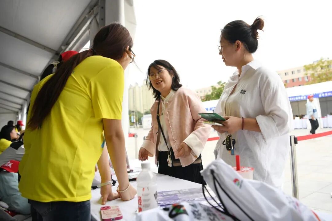 2025盘锦红海滩马拉松博览会启幕(图2)