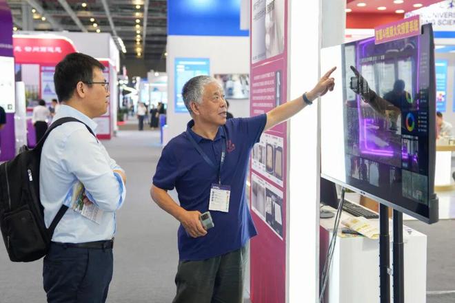 硬核！东华多项科技创新成果亮相工博会(图11)