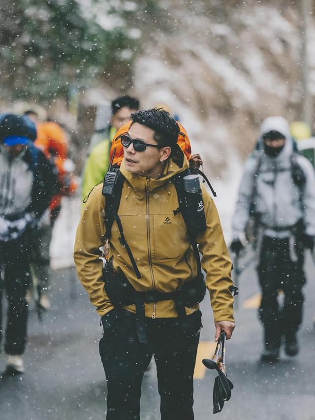 不吹不捧！4个高性价比国货冲锋衣不输始祖鸟、可隆等中产品牌(图3)