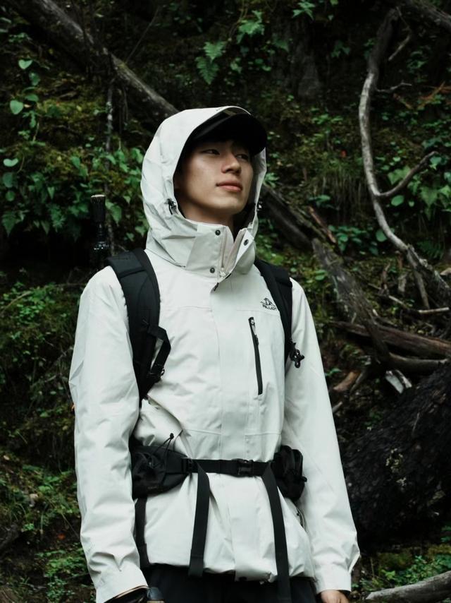 不吹不捧！4个高性价比国货冲锋衣不输始祖鸟、可隆等中产品牌(图8)