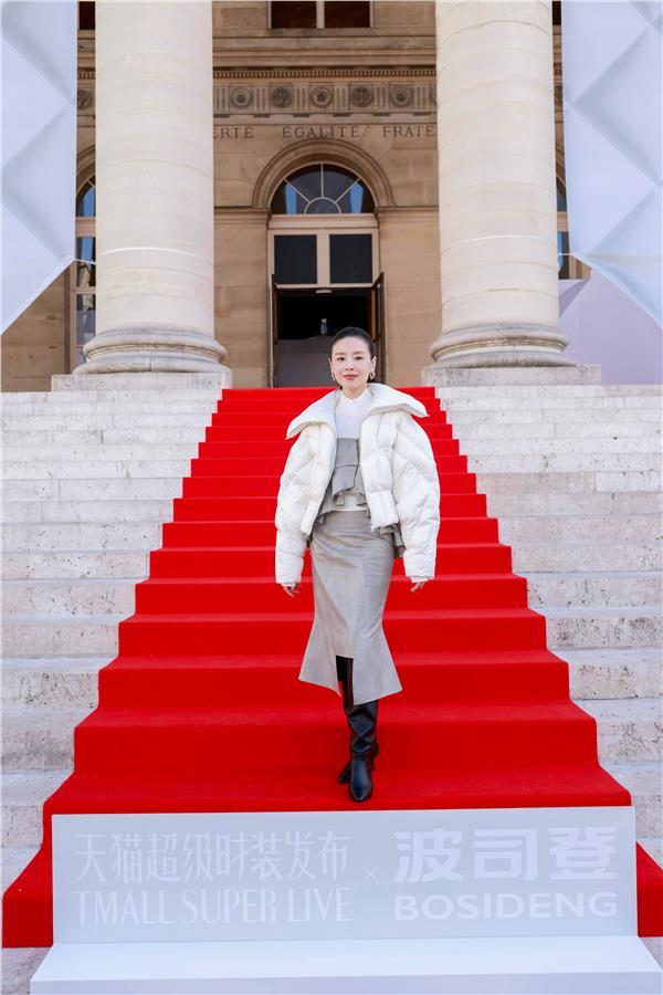 波司登泡芙这个时装周成为被巴黎记住的流动风景(图2)