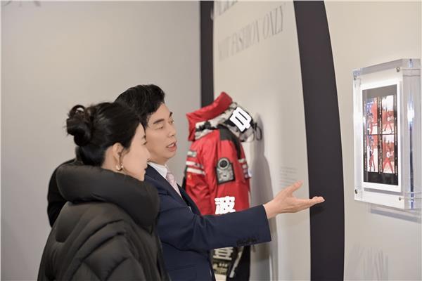 波司登泡芙这个时装周成为被巴黎记住的流动风景(图5)