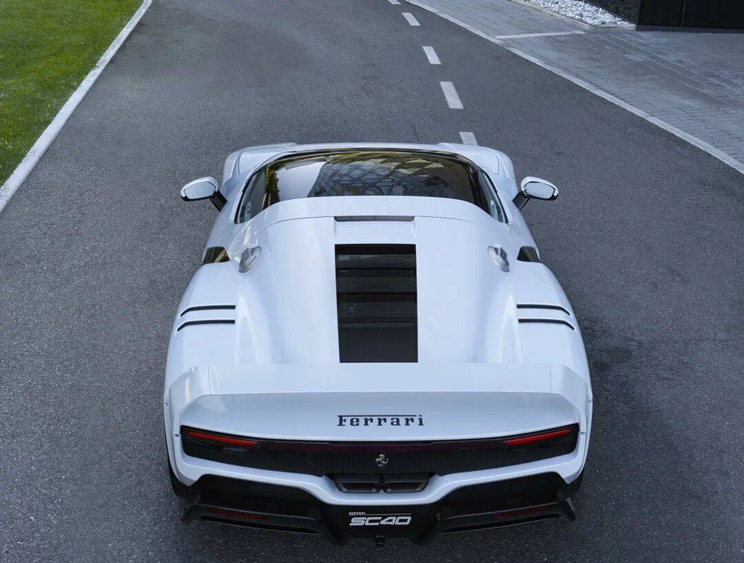 法拉利SC40亮相致敬经典！(图4)